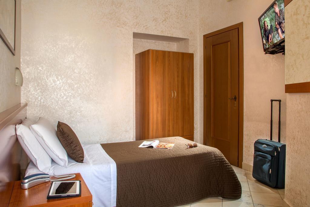 Hotel Luciani Рим Екстериор снимка